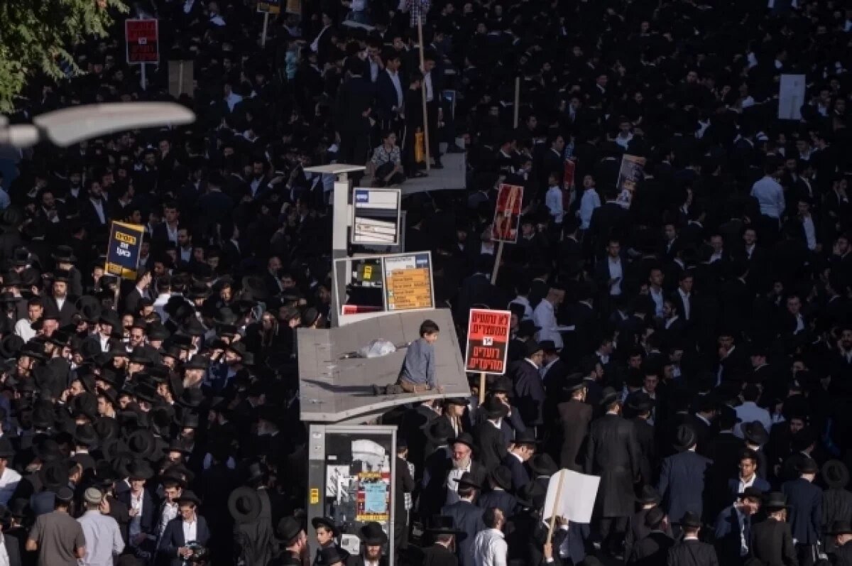    В Иерусалиме прошёл массовый протест иудеев против призыва в армию