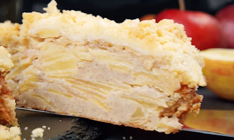 Яблочный пирог-невидимка: десерт, где тесто превращается в крем, а яблоки царят в каждом кусочке