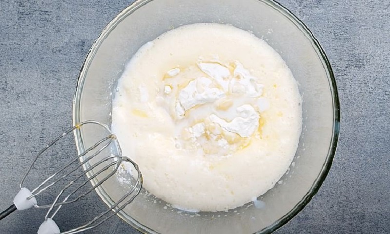 Яблочный пирог-невидимка: десерт, где тесто превращается в крем, а яблоки царят в каждом кусочке