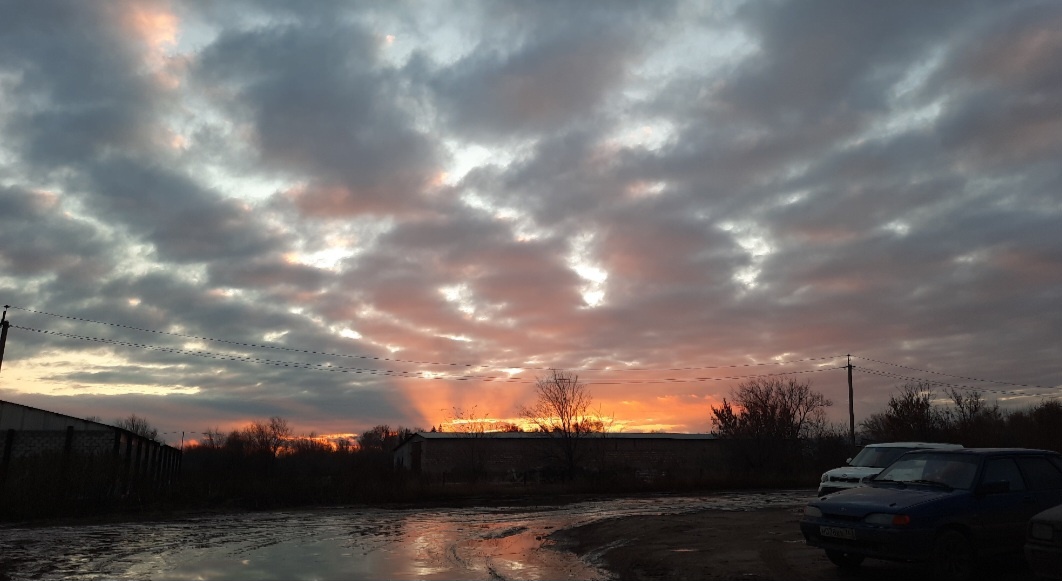 Моё фото: вчера после работы увидела потрясающий закат ❤️ фото не обрабатывала)