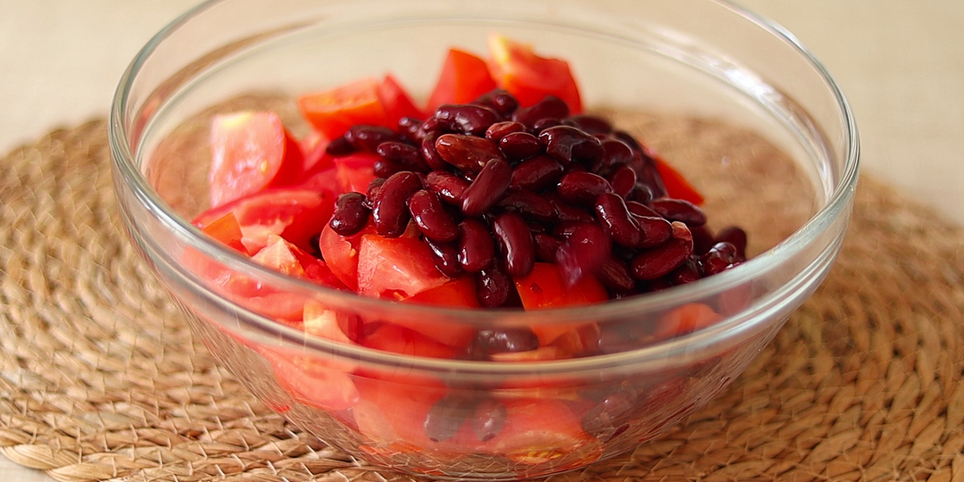 Какие салаты приготовить на стол без варки и лишних приготовлений: 3 рецепта салатов за 5 минут