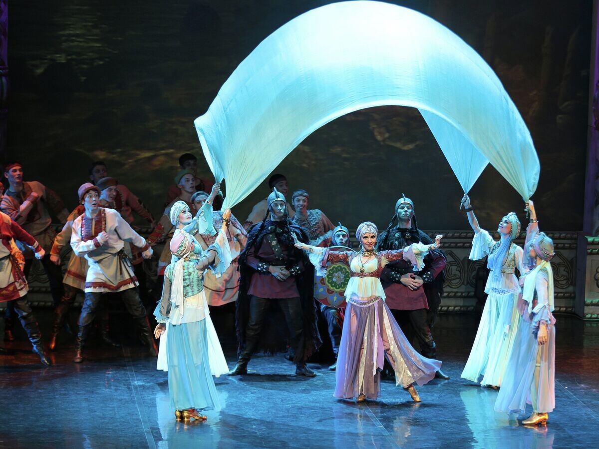    Национальное Шоу России "Кострома"© РИА Новости / Антон Денисов