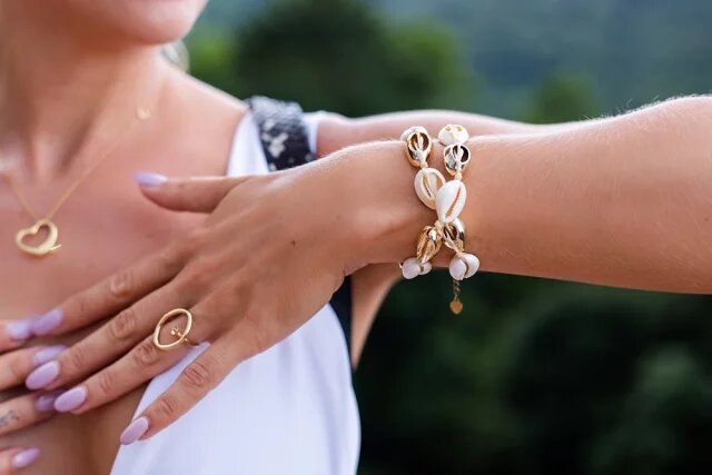    К чему снятся украшения?