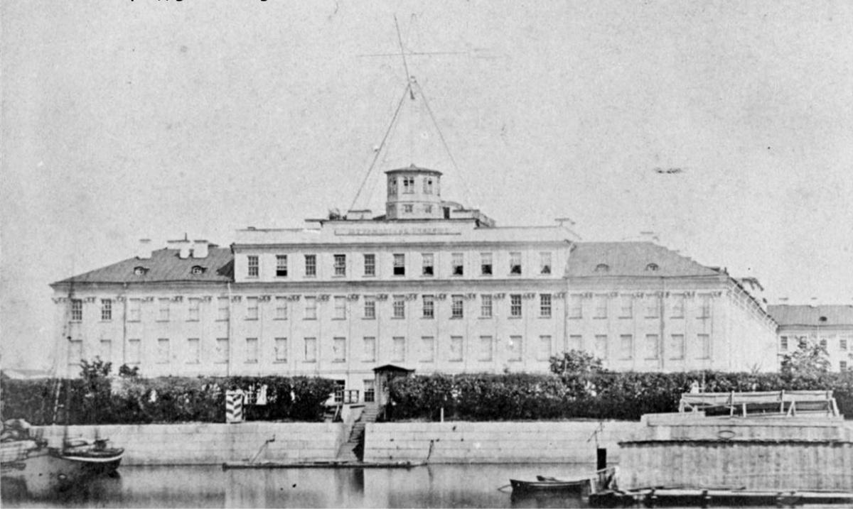 Штурманское училище в Кронштадте (фото второй половины XIX века)