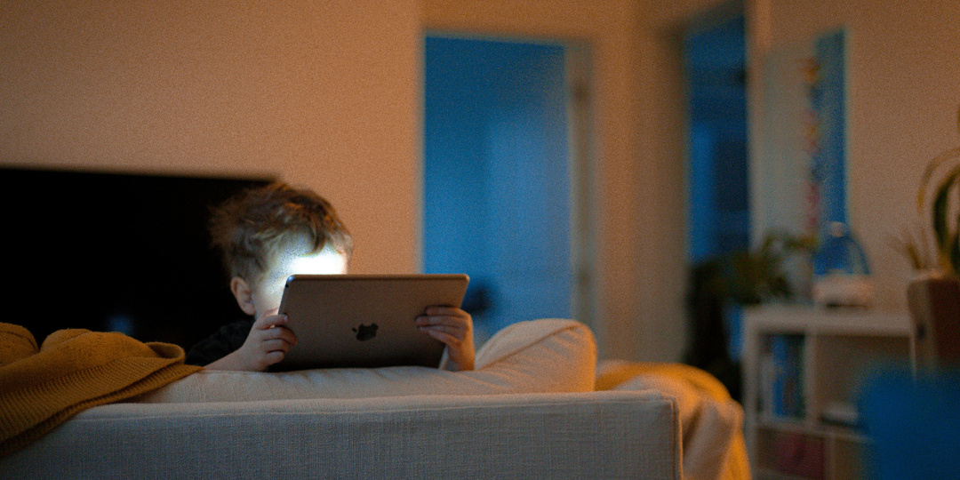 Скуф, вайб, обоюдна: о чём говорят наши внуки? Узнала у своего, перевожу на русский язык