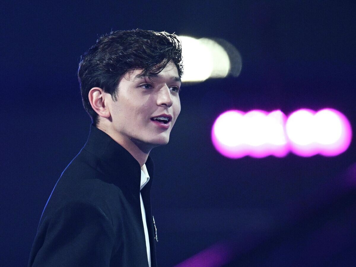    Певец Akmal' (Акмаль Ходжаниязов) выступает на международном конкурсе молодых исполнителей популярной музыки "Новая волна 2025© РИА Новости / Максим Богодвид