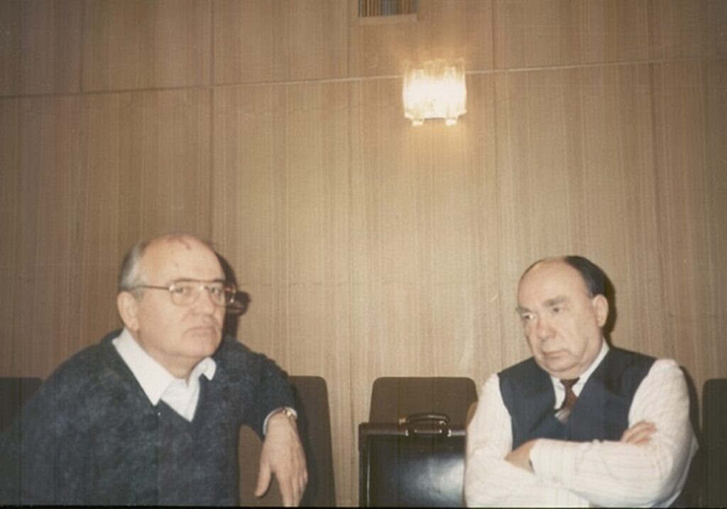 Михаил Горбачёв и Александр Яковлев