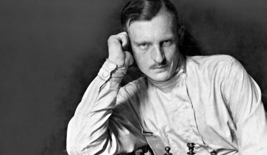 Выносил раненых с поля боя: тюрьма в Германии, травля в СССР, победа над Капабланкой: как шахматист Алехин стал чемпионом мира