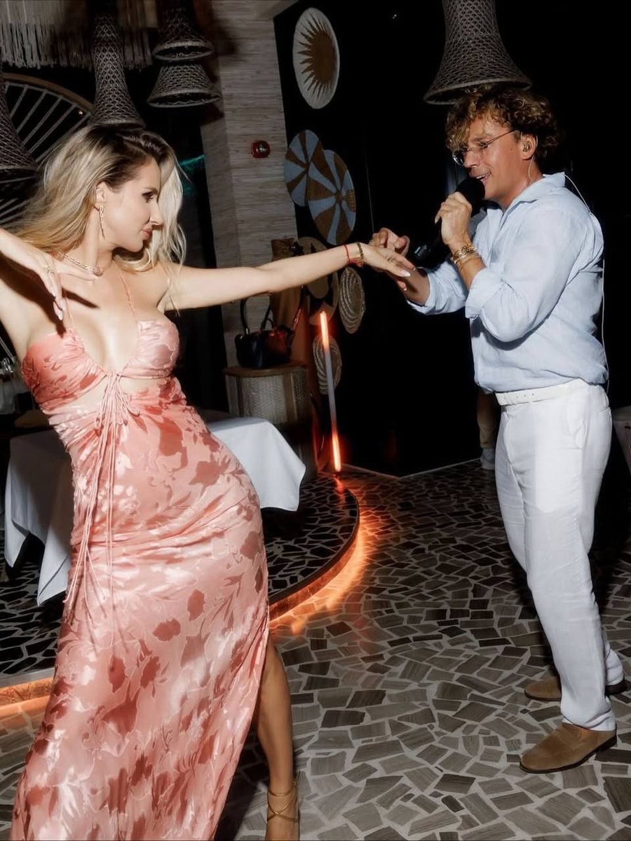  Максима Галкина позвали вести вечеринку по случаю 43-летия певицы Личная страничка героя публикации в соцсети