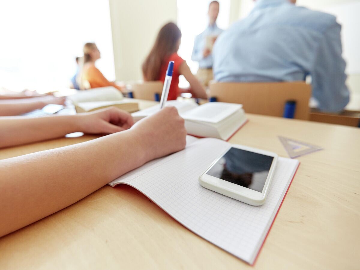    Урок в школе© Depositphotos.com / Lev Dolgachov