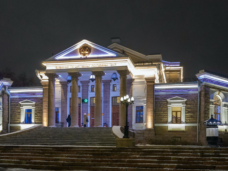     Спектакль для самых маленьких зрителей "Вишневый садик" был поставлен в Челябинском Молодежном театре. Фото Дмитрия Куткина ("Вечерний Челябинск")