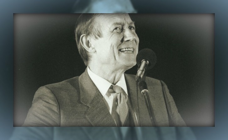 Русский поэт Евгений Евтушенко