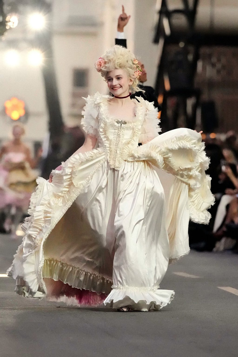 Джулия Гарнер в образе Марии-Антуанетты, 26.10.2025.