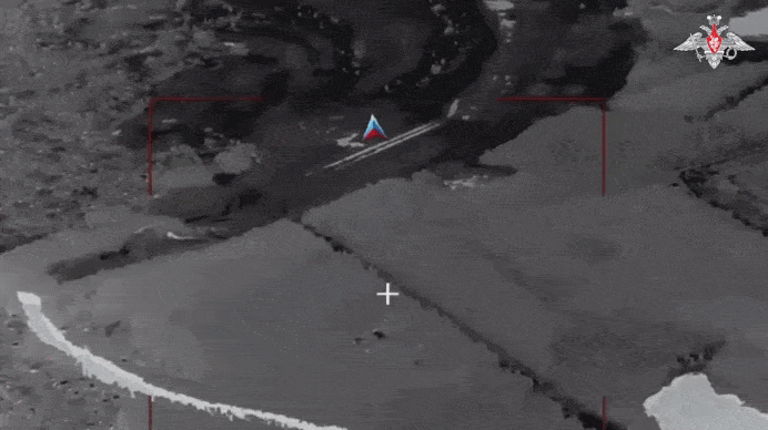    Расчёт ОТРК "Искандер" поразил центр подготовки мобилизованных военнослужащих ВСУ в районе города Сумы. Видео с официального ТГ-канала Минобороны