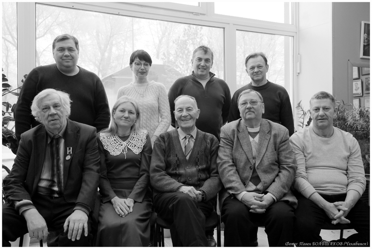 Фото автора (второй справа в нижнем ряду): Кирилл ШИОВ - в центре в нижнем ряду