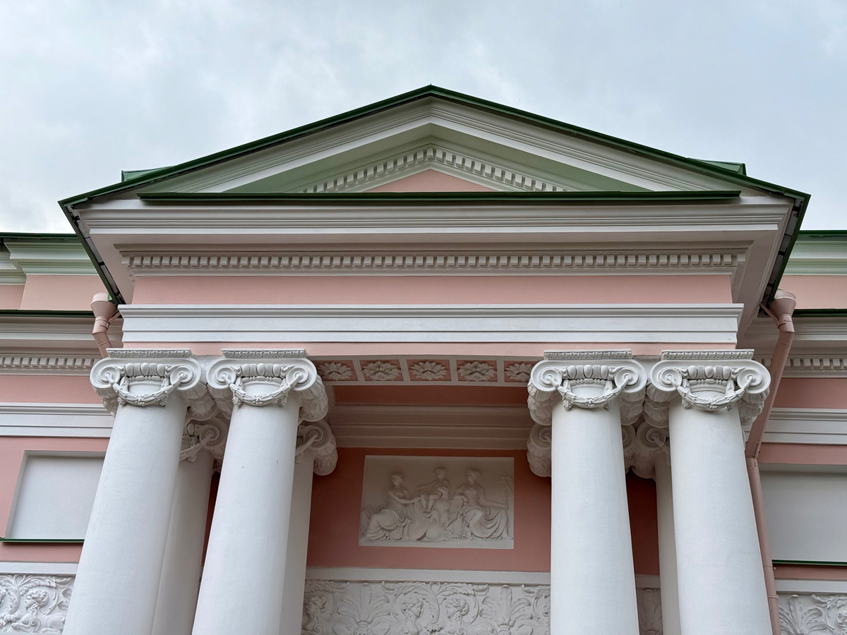 северный фасад Египетского павильона❄