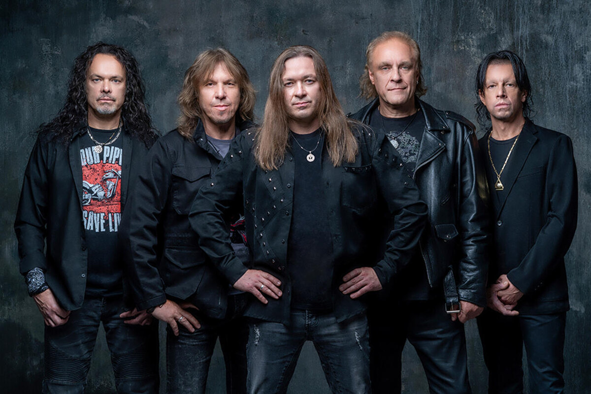 «Ария» — советская и российская хеви-метал-группа. Основной жанр — традиционный хеви-метал в его «английской» школе: «галоповые» гитарные риффы, высокий пронзительный вокал, продолжительные гитарные соло.