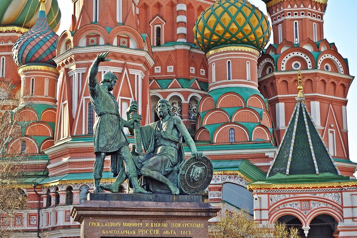 Памятник Д. Пожарскому и К.Минину на Красной площади