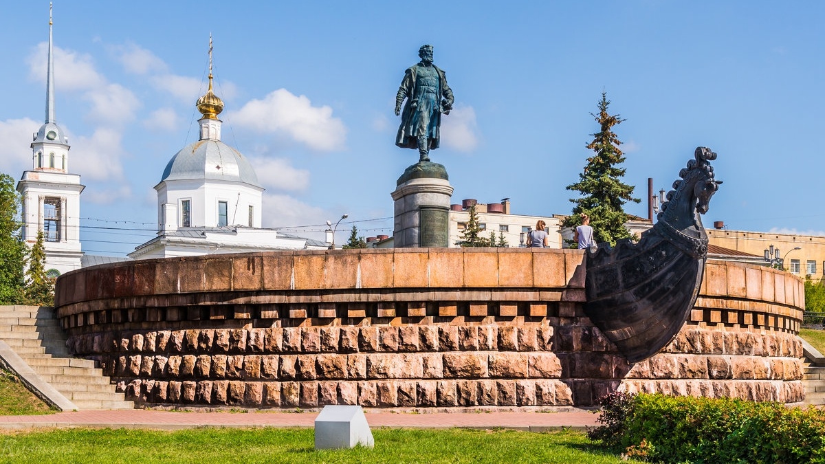 Памятник Афанасию Никитину в Твери