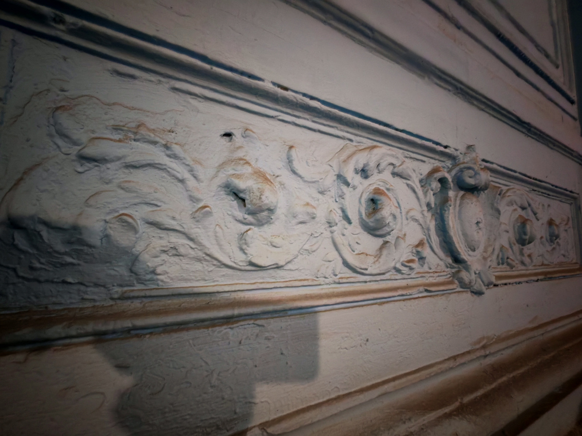 Растительные мотивы в интерьера парадной 