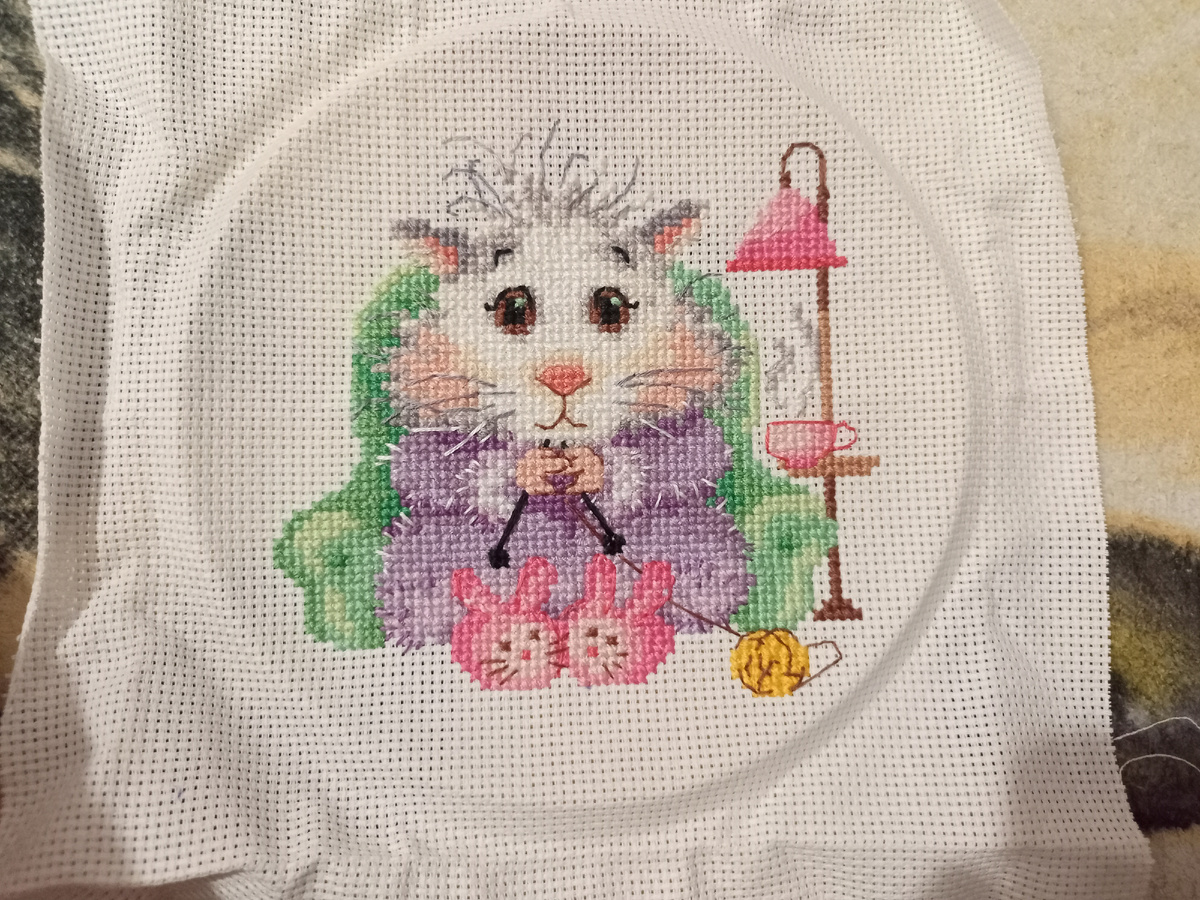 Не отпарила и еще пока не думала как и куда буду оформлять. Мой дружок и помощник 😊