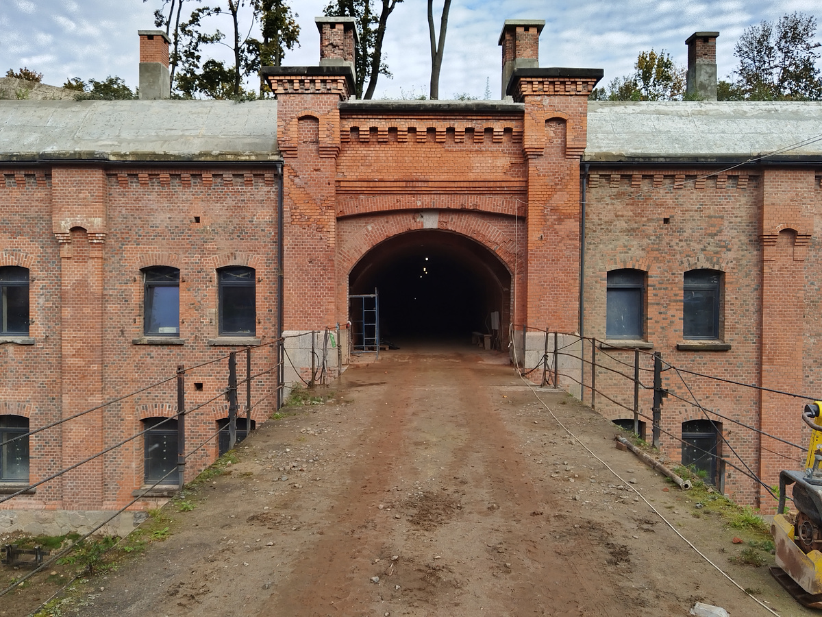 Сентябрь 2025 года. Как говоритя, найдите несколько отличий. Фото из личного архива.