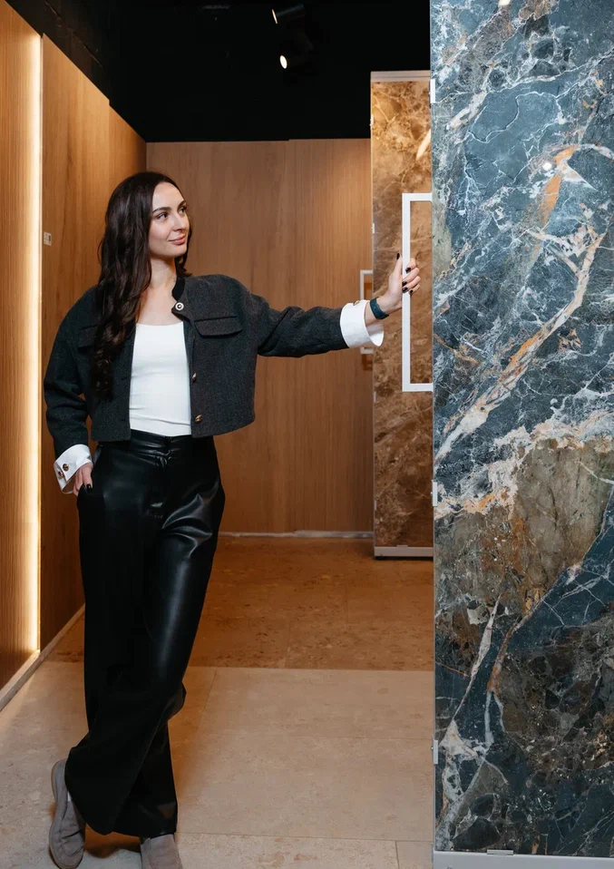 На фото: одна из экспозиций нашего шоурума. Для её создания была использована плитка испанской фабрики APE Ceramica. В GLOBUS CERAMICA можно купить отделочные материалы из последних коллекций этого производителя