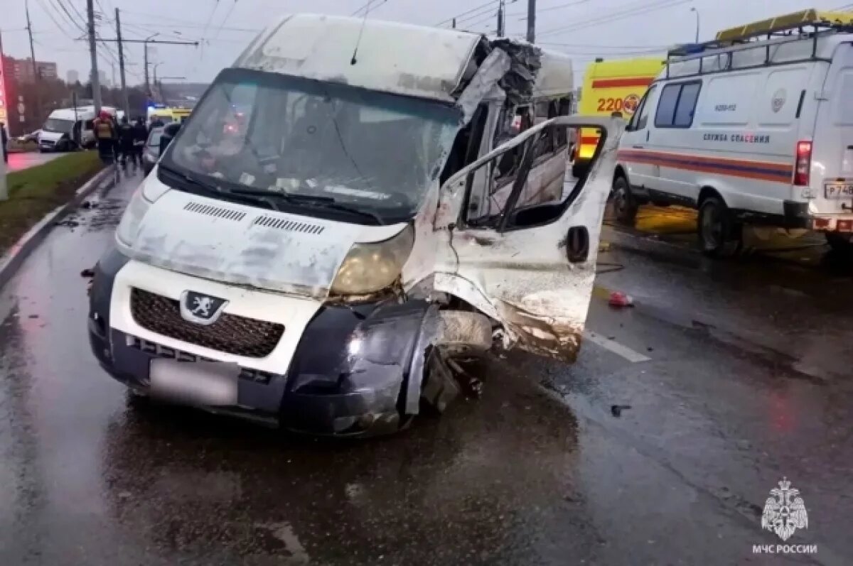    В ДТП с трамваем, маршрутками и легковушкой в Туле погибли четыре человека