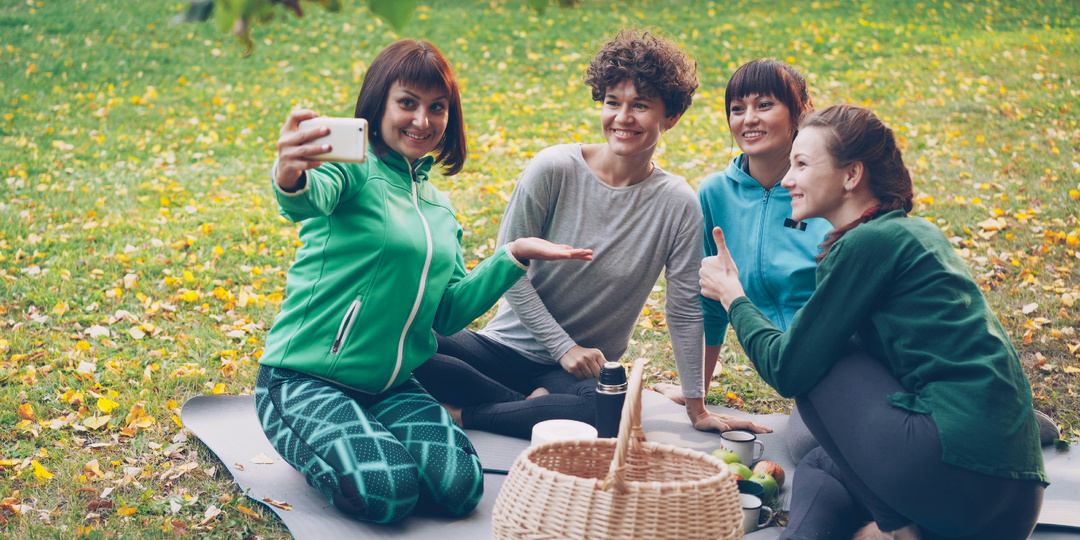 Подруга или конкурентка в юбке? Как отличить дружбу от тихой войны? Соперничество и предательство