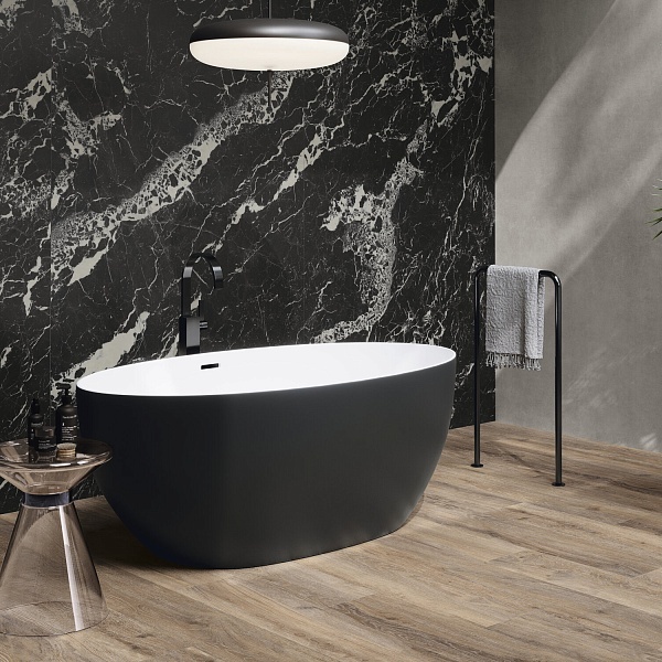 На фото: интерьер выполнен с использованием керамической плитки бренда APE Ceramica, коллекция Black Hispania. В GLOBUS CERAMICA можно купить отделочные материалы из последних коллекций этого производителя