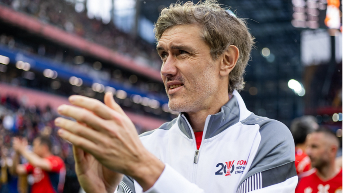 Он спал на полу в однокомнатной квартире, играл за курицу и сало, а его дразнили «тамбовским»