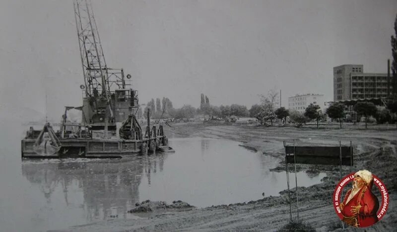 Порт в Затоне для ремонта речных судов.