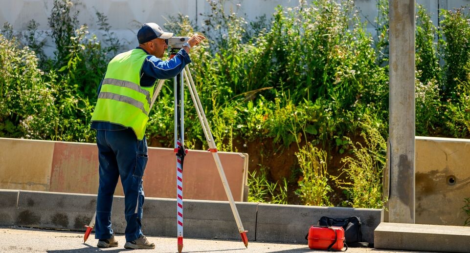    Инженерно-геодезические работы при реконструкции Афанасовского шоссе в Мытищах / Медиасток.рф