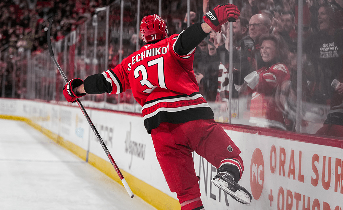 Андрей Свечников стремительно выходит из кризиса. Фото: НХЛ