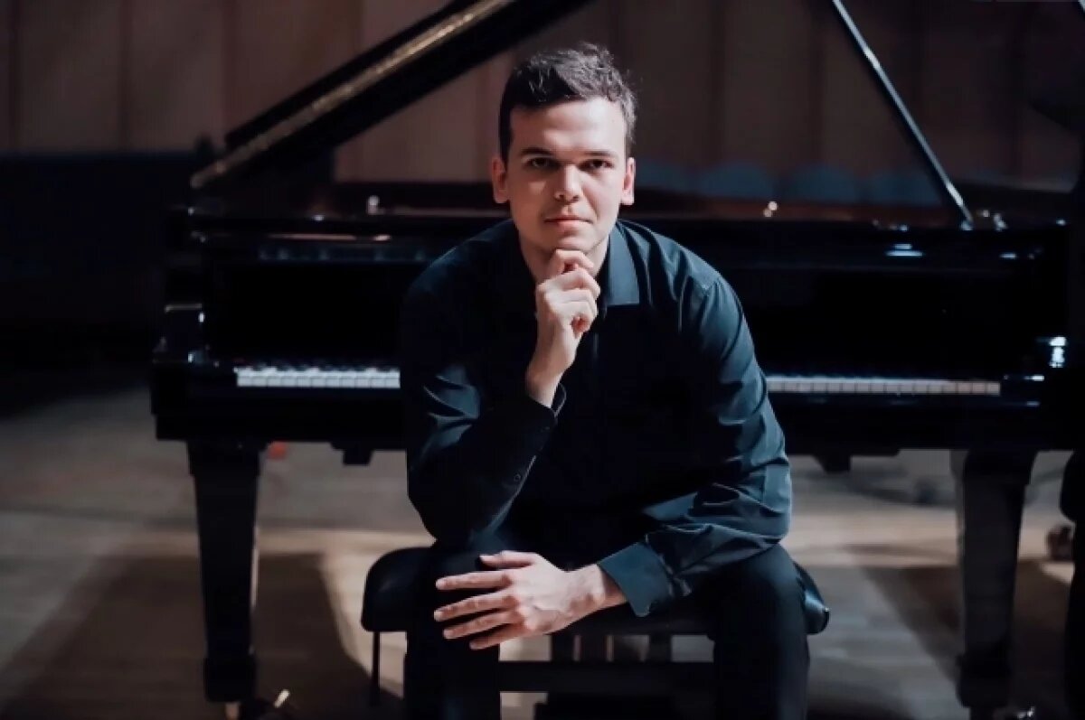    В Тольятти выступит восходящая звезда фортепиано Тимофей Владимиров