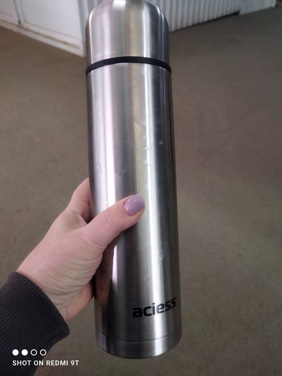 Термос с кофе