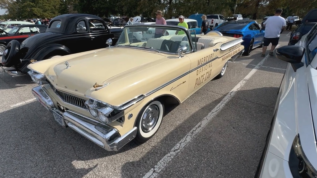 Mercury Turnpike Cruiser 1957