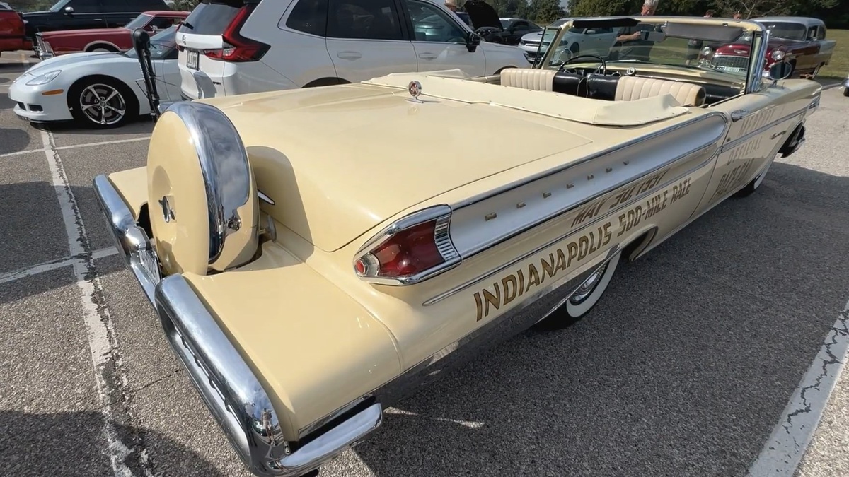 Mercury Turnpike Cruiser 1957