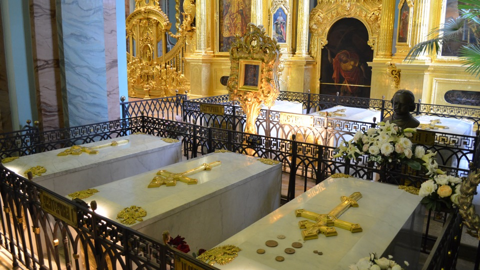 Почему русских царей не предавали земле, как простых людей