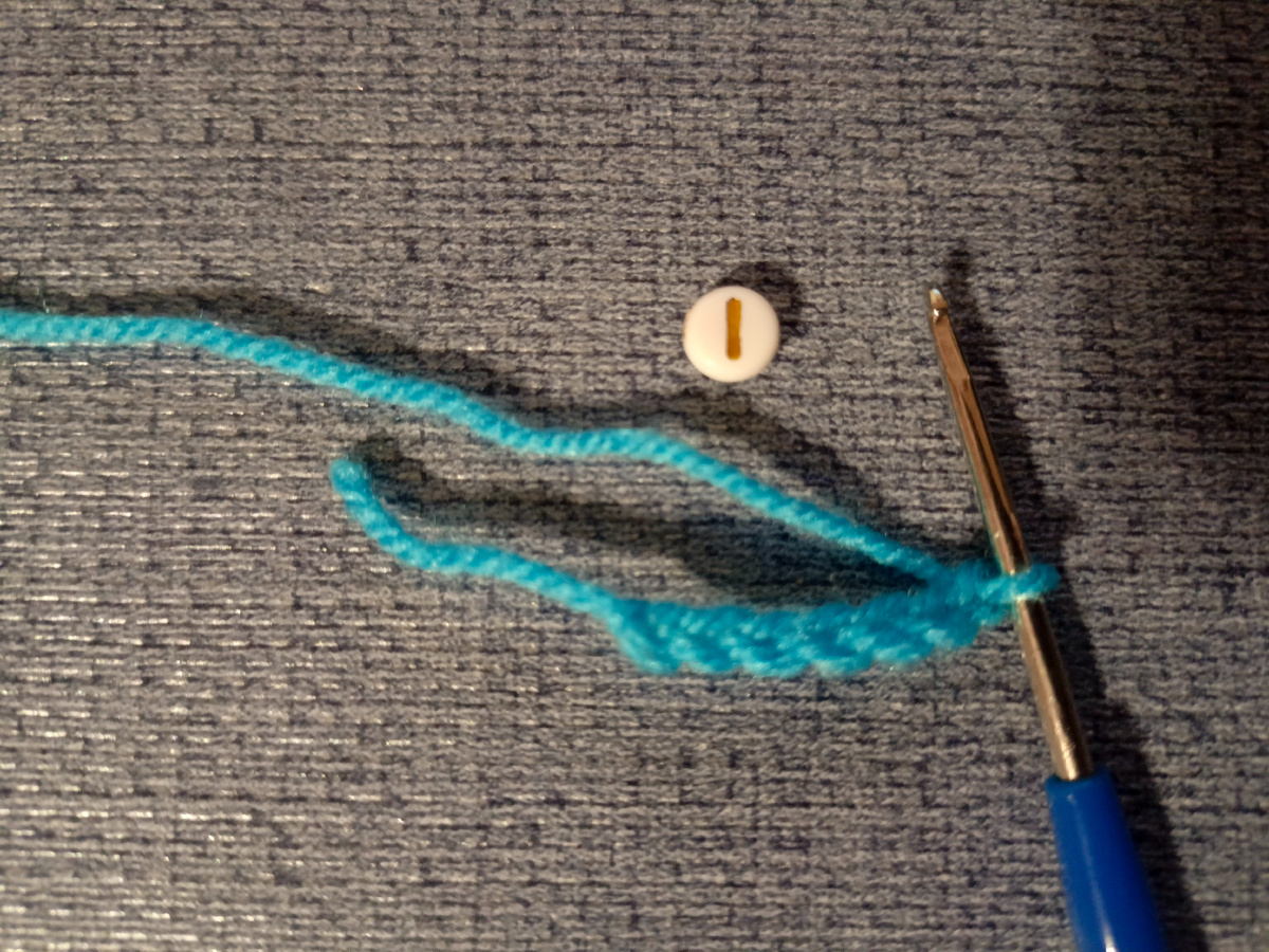 Набрала 7 воздушных петель.