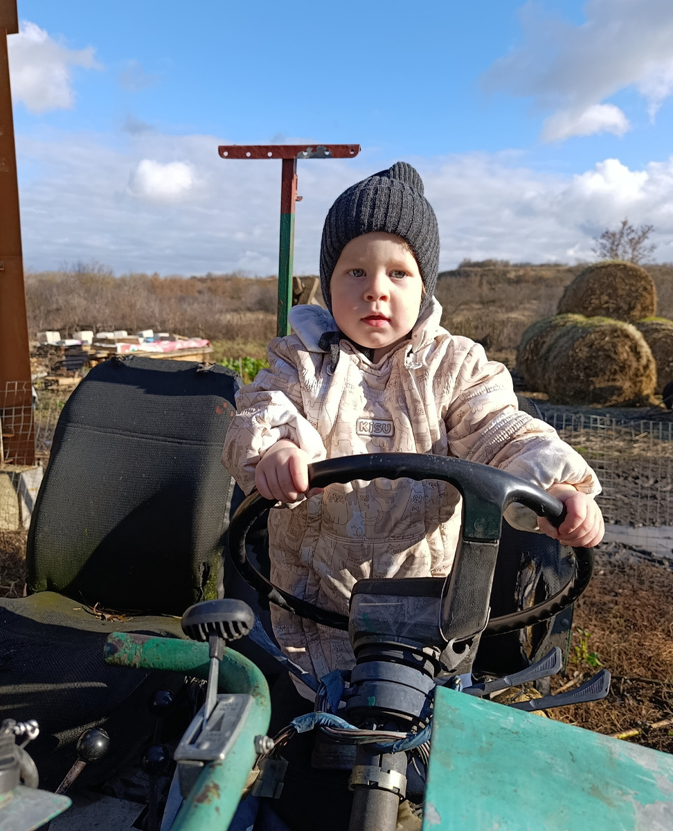 Мишка - парень деревенский) 