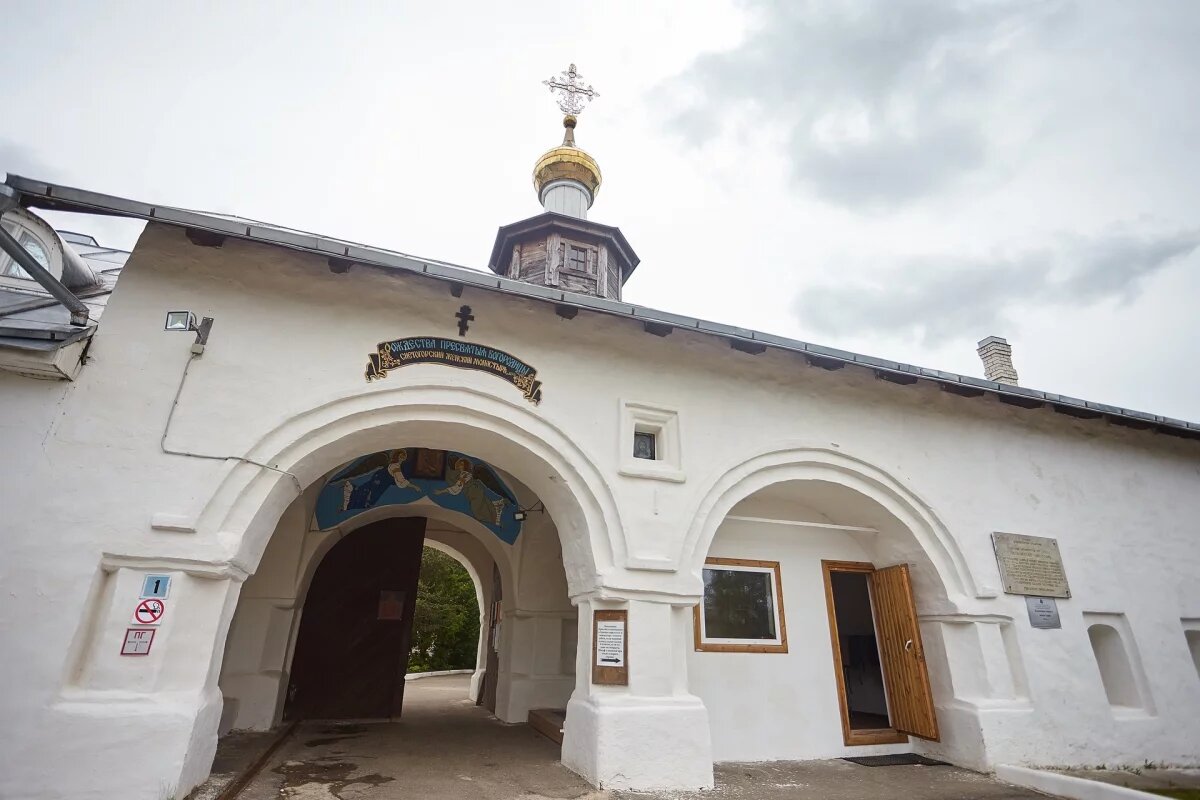    Первоначальный вид фресок одного из монастырей Пскова создают благодаря ИИ