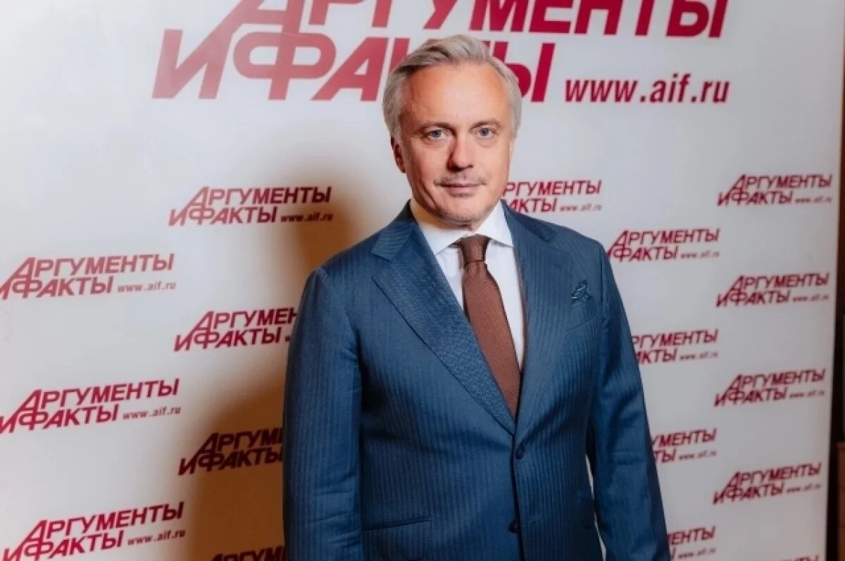    Руслан Новиков.