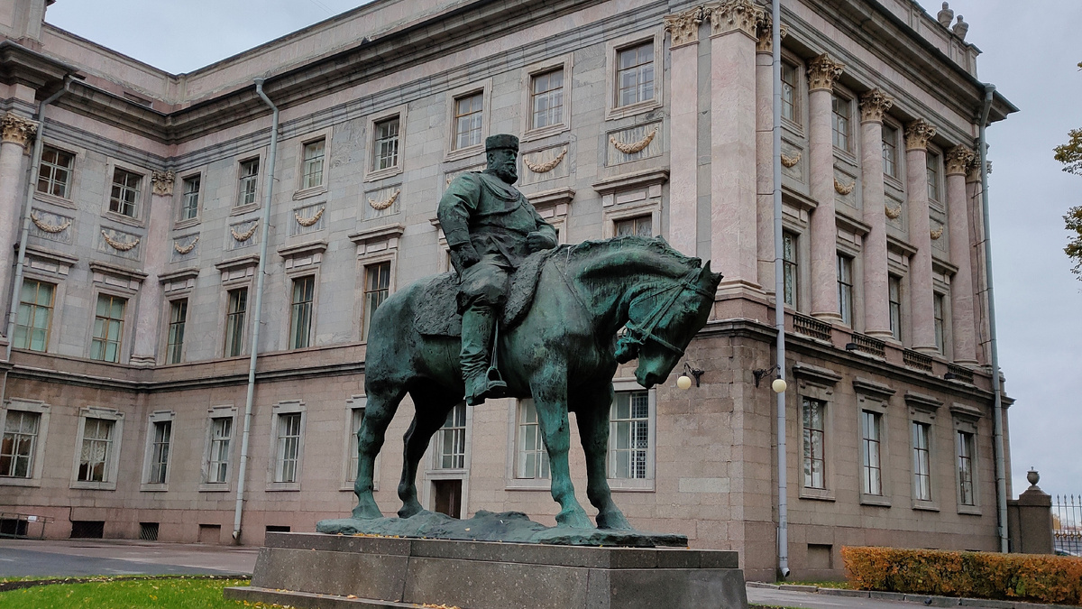 Фото автора. Памятник Александру III