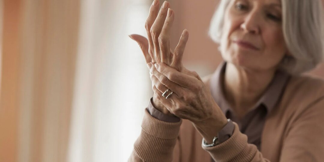 Почему немеют пальцы рук и ног: 10 причин, о которых стоит знать