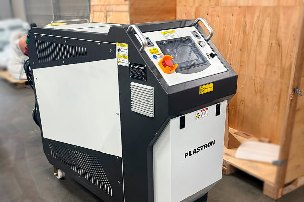 Ведущий производитель инженерной сантехники автоматизировал очистку пресс-форм с Plastron