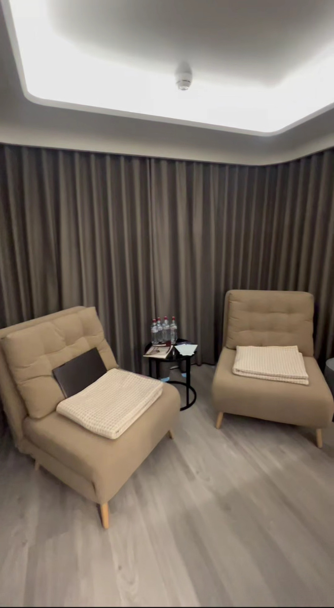 Те самые кресла - кровати. Фото автора. 