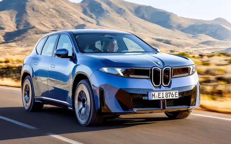    Передняя часть нового BMW iX3 вылержана в стиле седана Neue Klasse 1962 года– предшественника современной пятой серии.