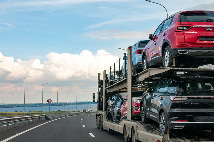    Минпромторг принял решение перенести введение новых правил утильсбора до 1 декабря. Соответствующий проект внесли в правительство.   
Фото: © Svetlana Vozmilova / Global Look Press / www.globallookpress.com