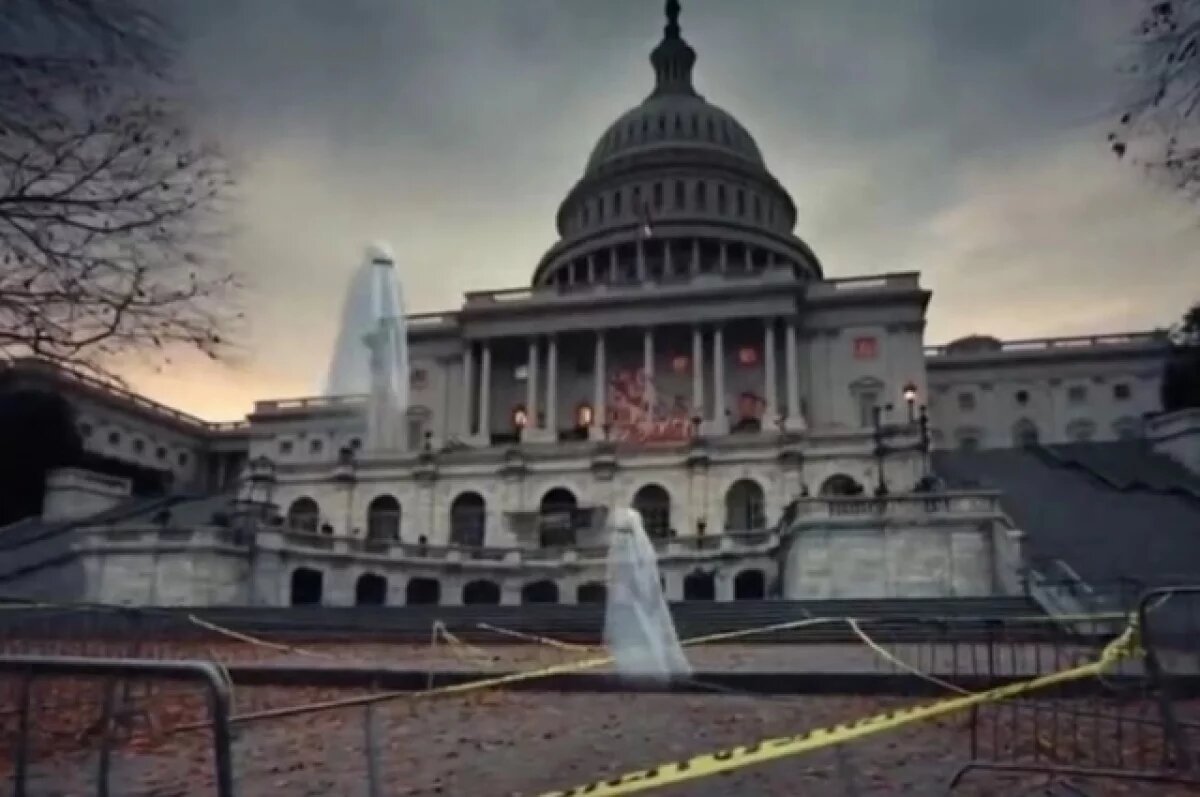    Белый дом в Хэллоуин опубликовал видео с призраками-демократами